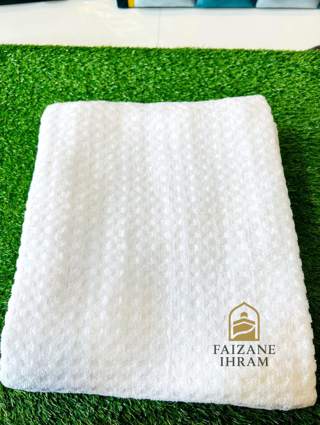 Royal Embossed Grid Ihram Set.